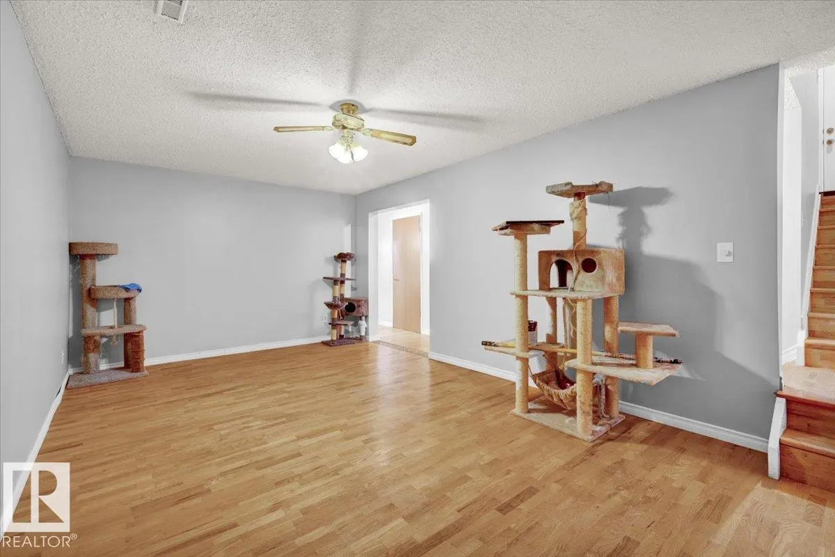 6 GLENDALE CR