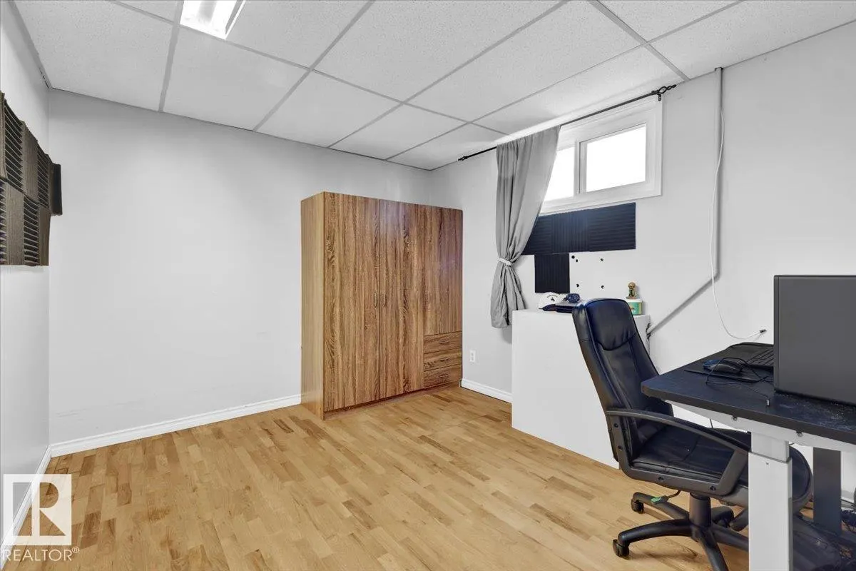 6 GLENDALE CR