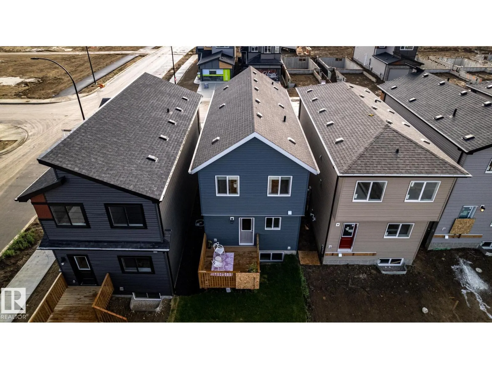 308 29 ST SW