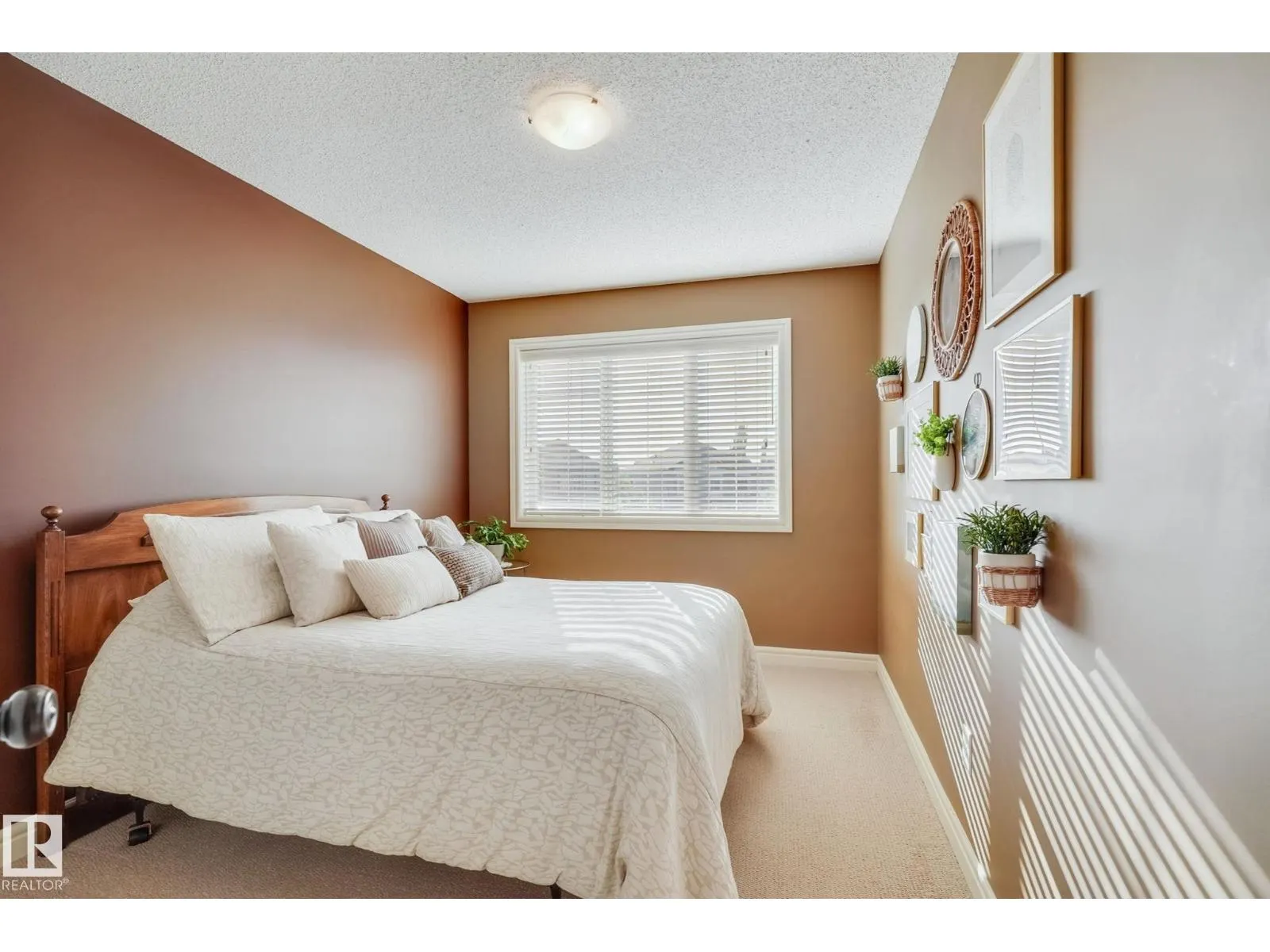 1926 119A ST SW