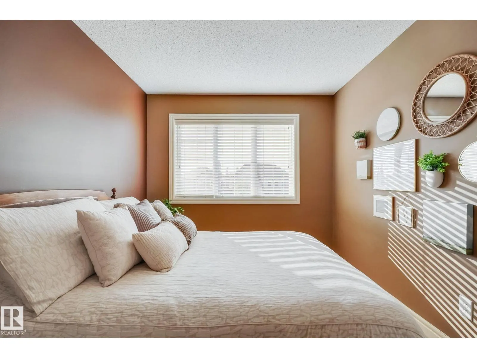1926 119A ST SW