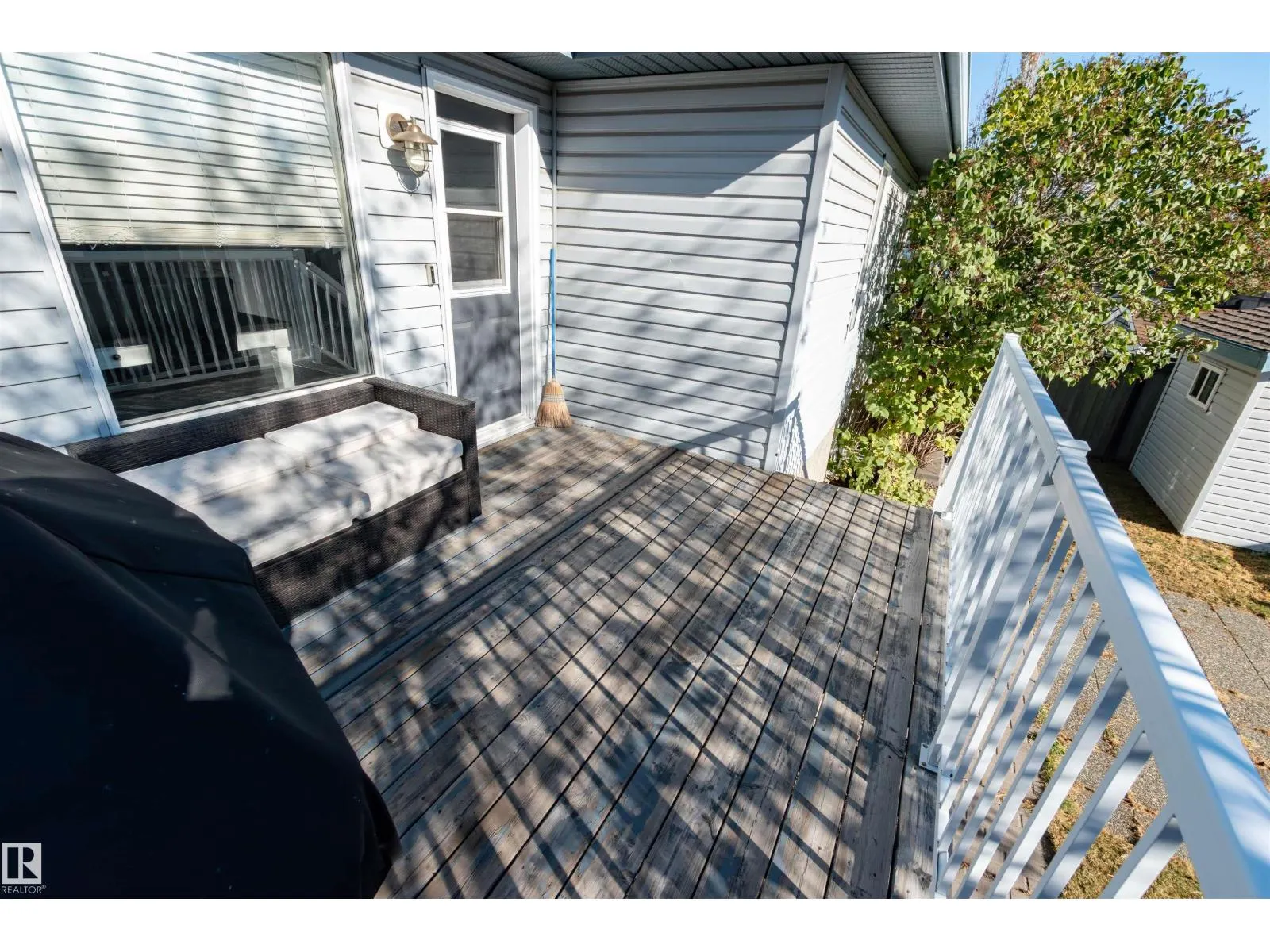225 FORREST DR