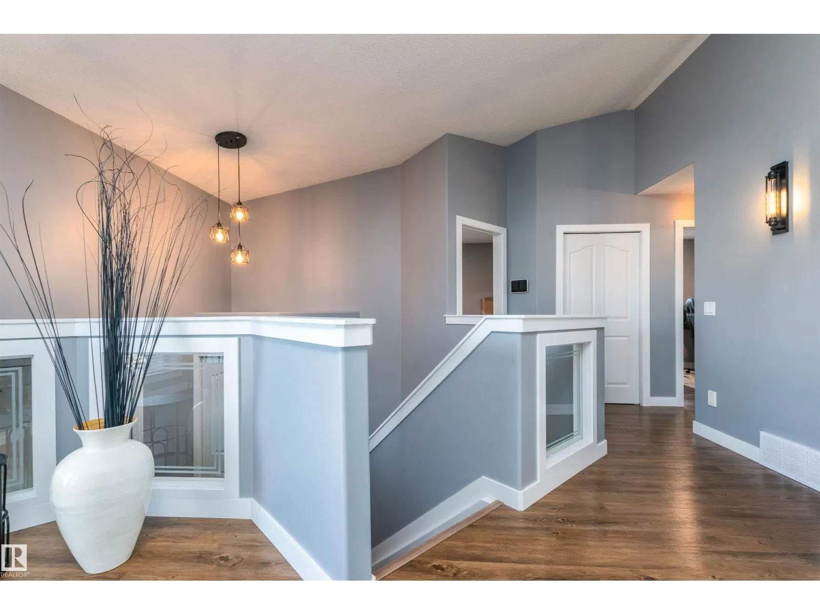 225 FORREST DR