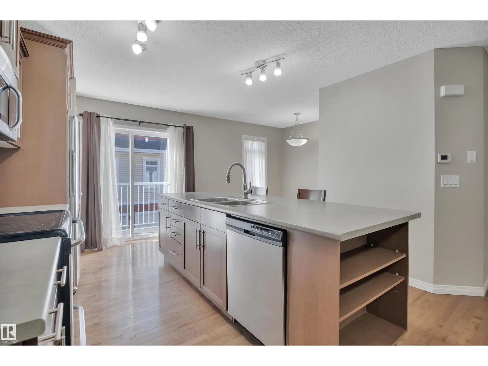 #148 1804 70 ST SW