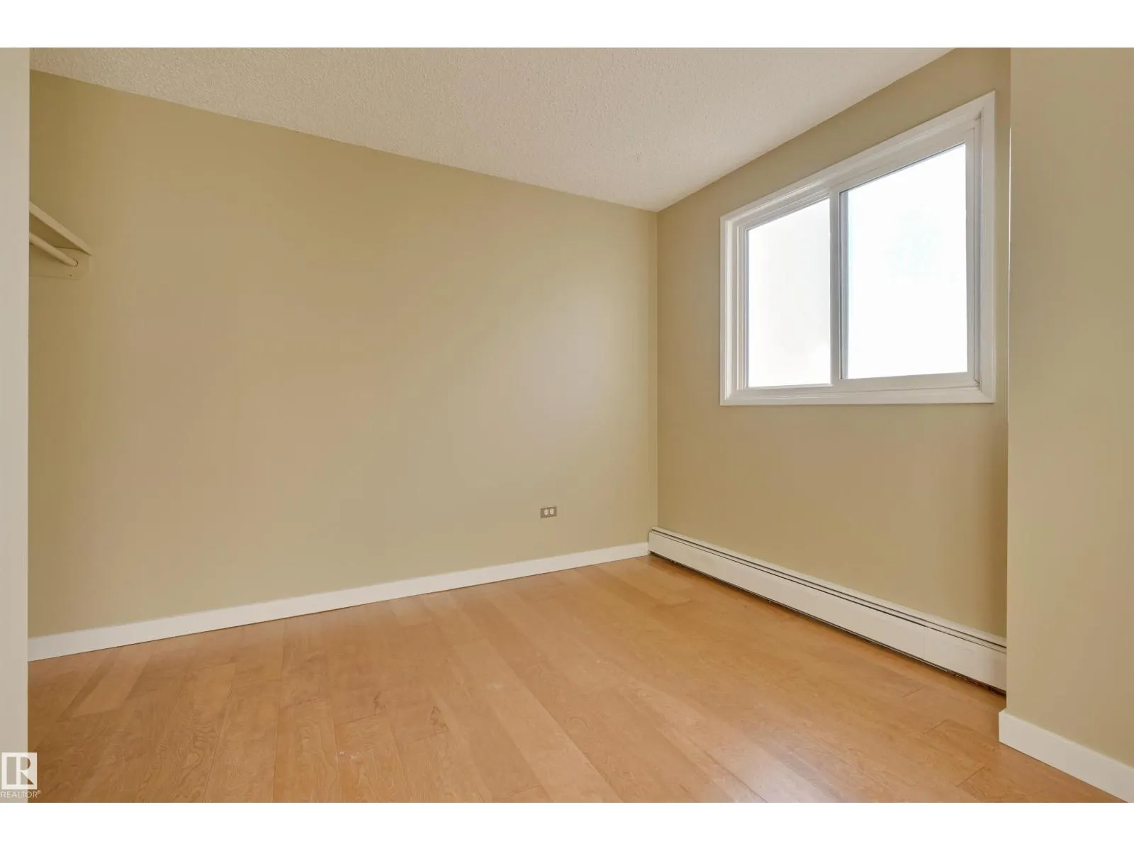#905 10150 117 ST NW