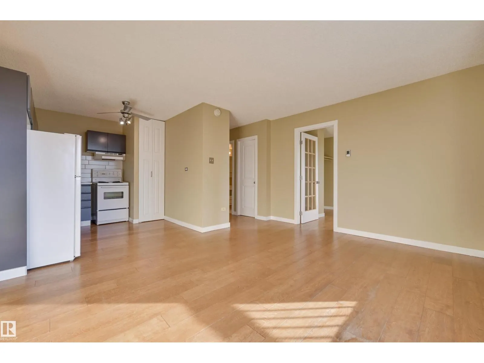 #905 10150 117 ST NW