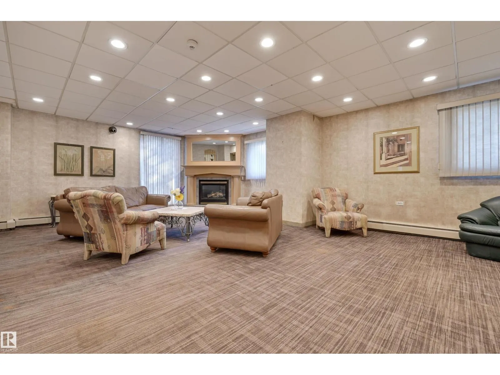 #905 10150 117 ST NW