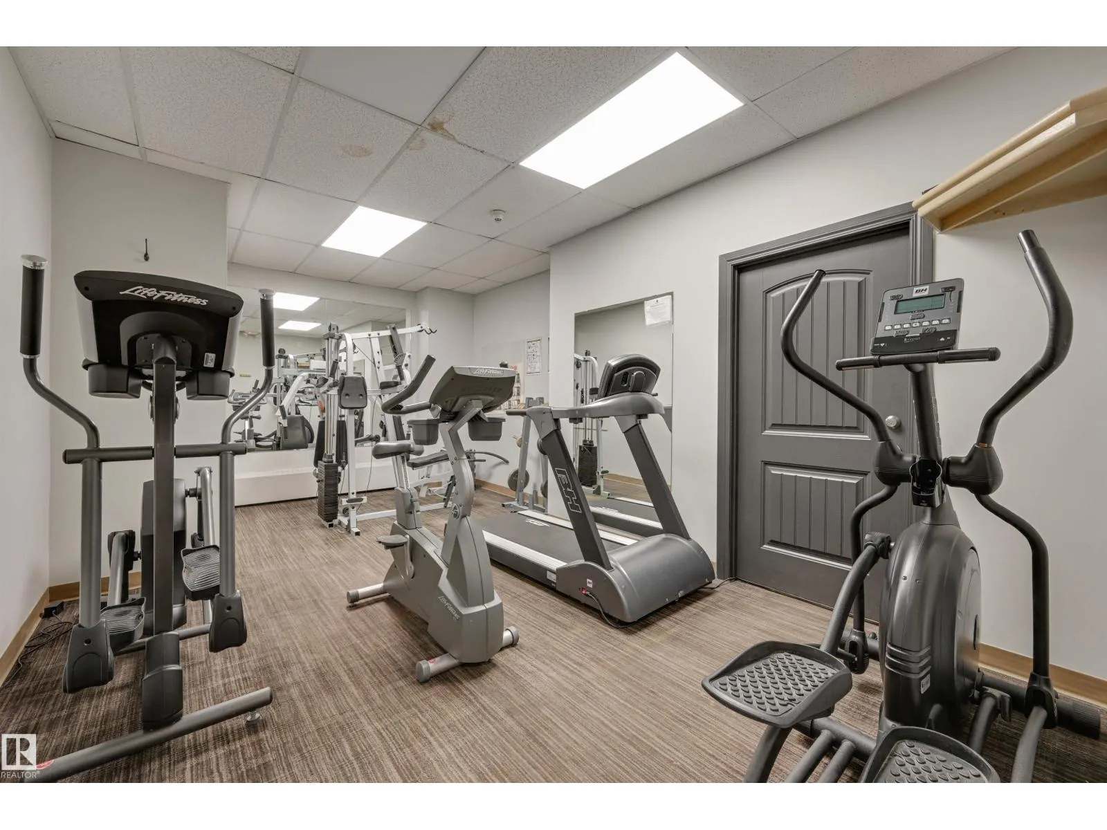 #905 10150 117 ST NW
