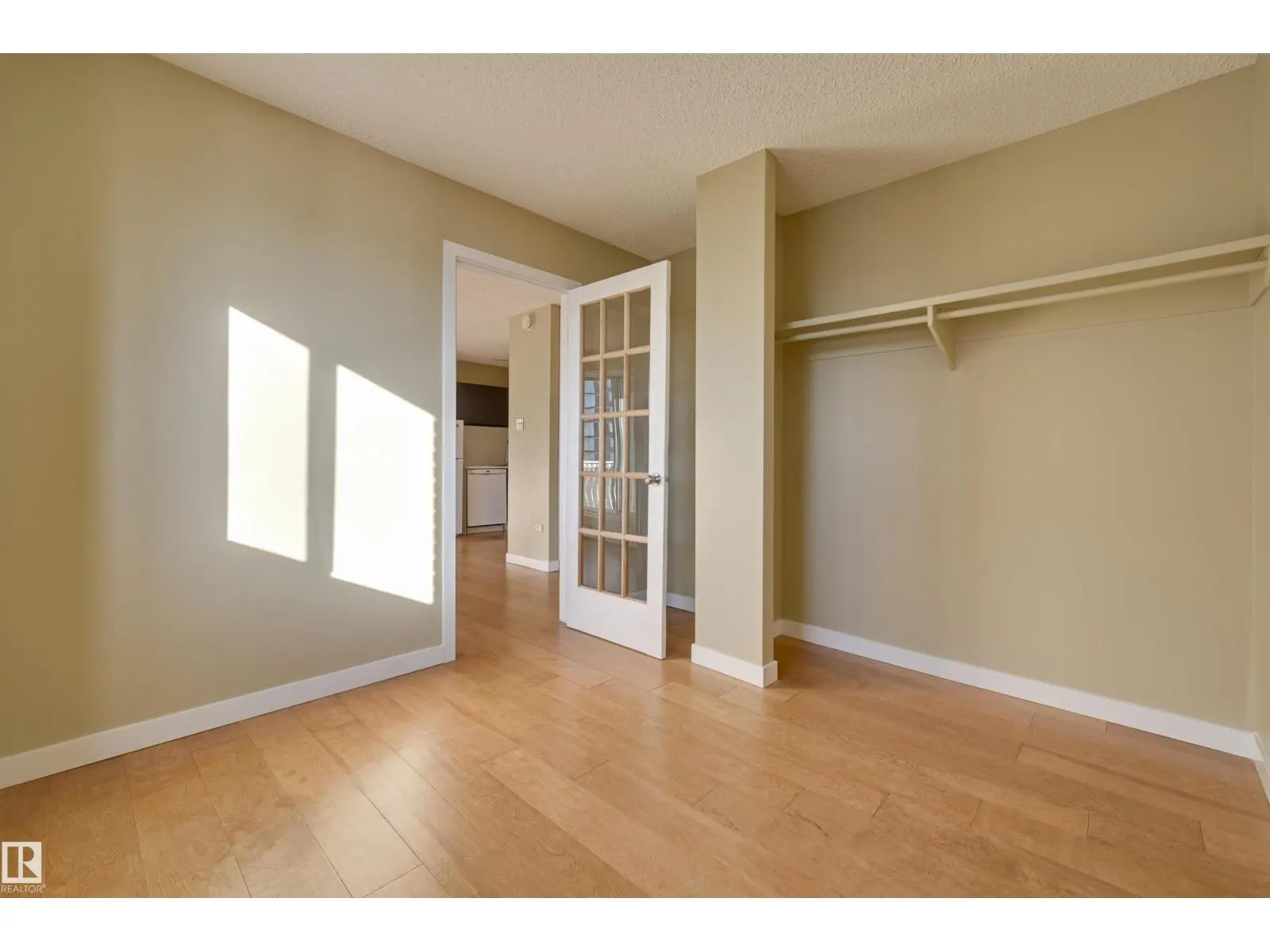 #905 10150 117 ST NW