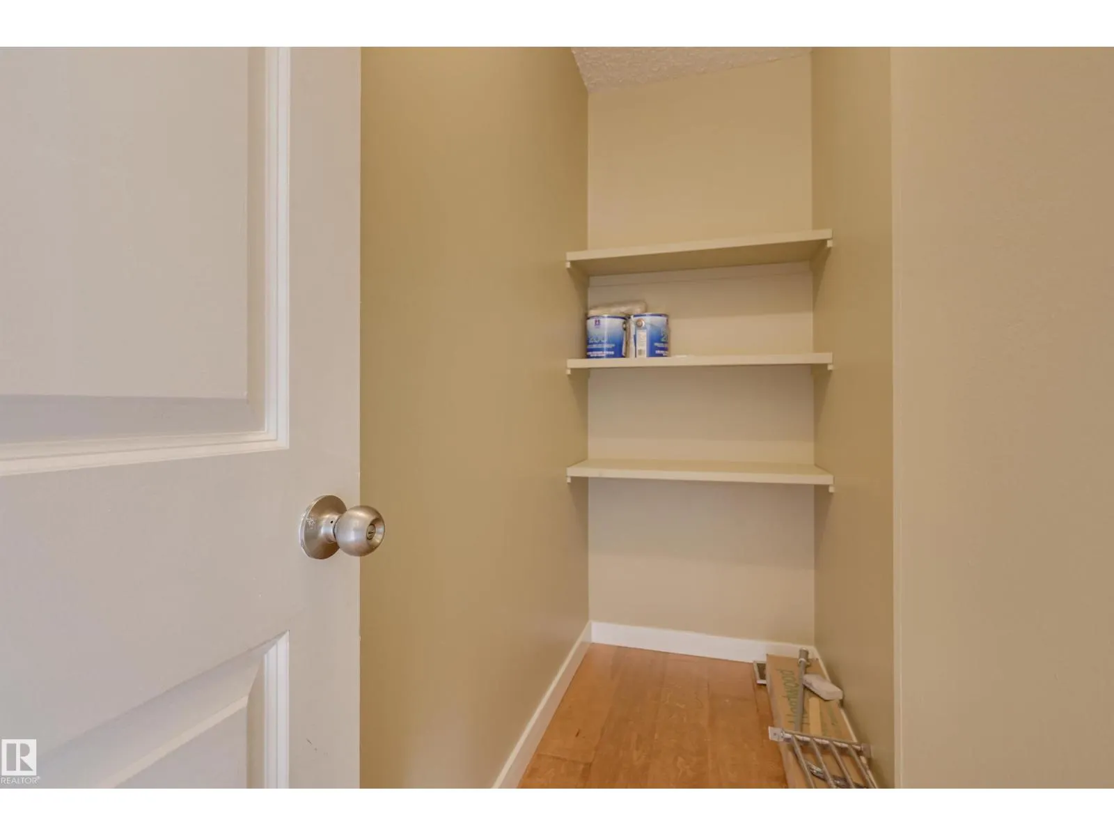 #905 10150 117 ST NW
