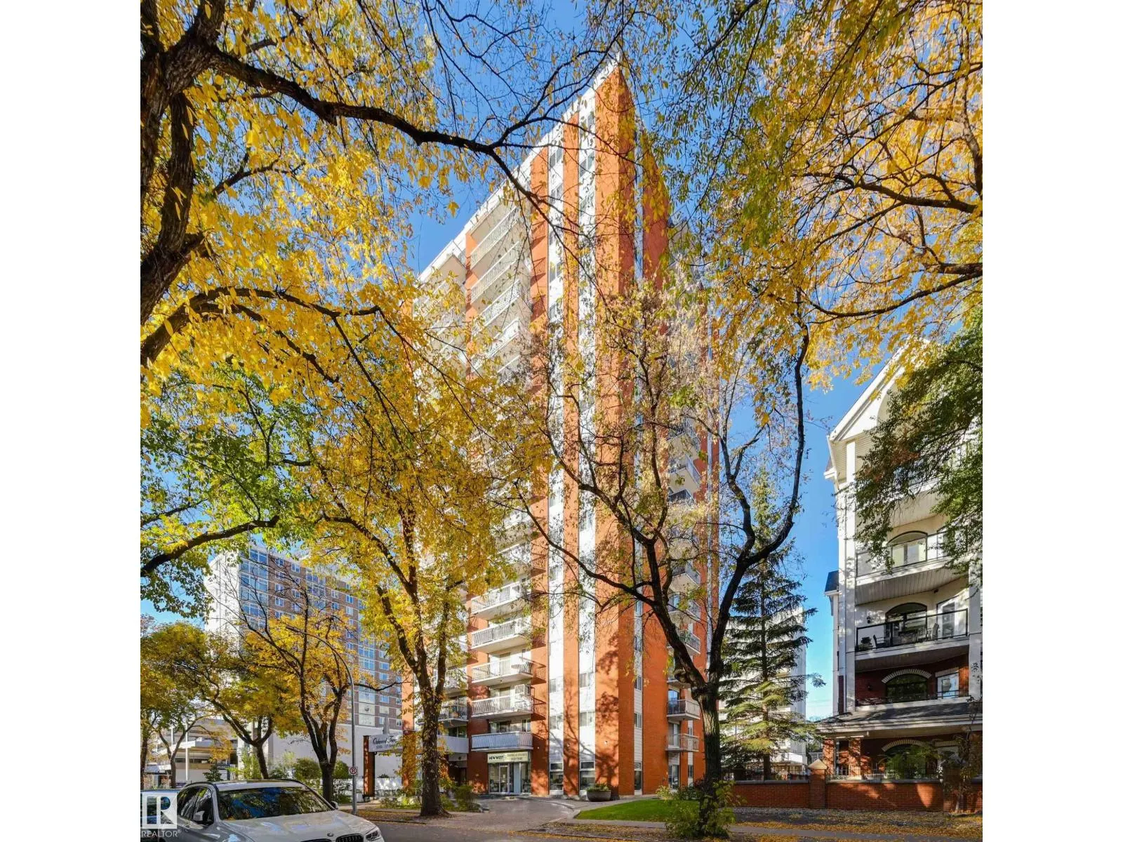 #905 10150 117 ST NW