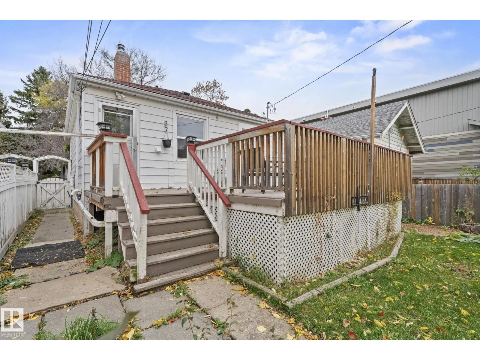 9809 83 AV NW