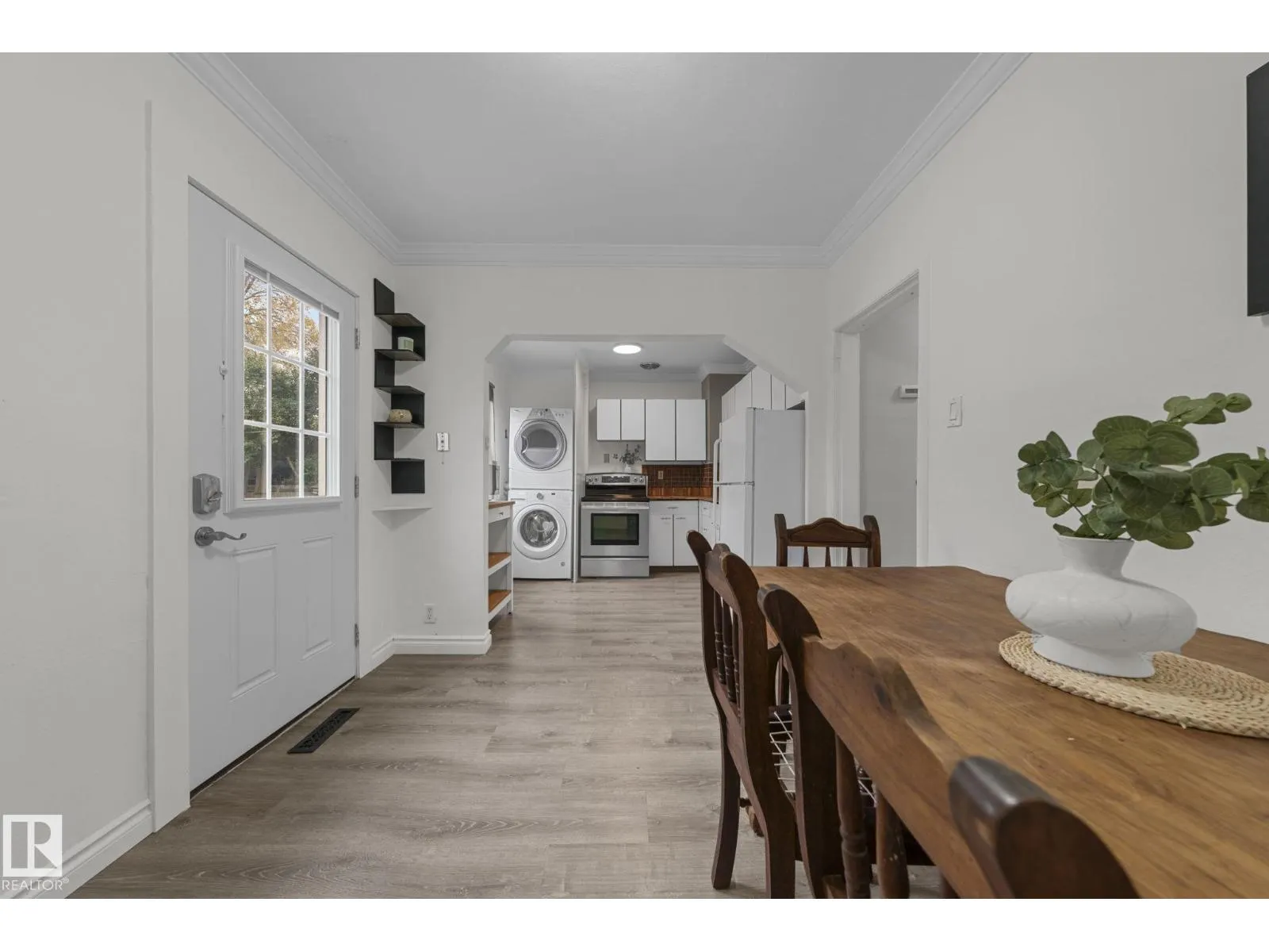 9809 83 AV NW