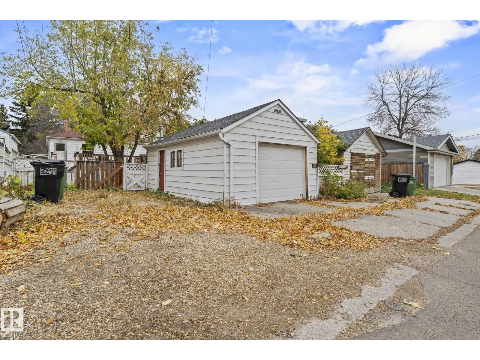 9809 83 AV NW