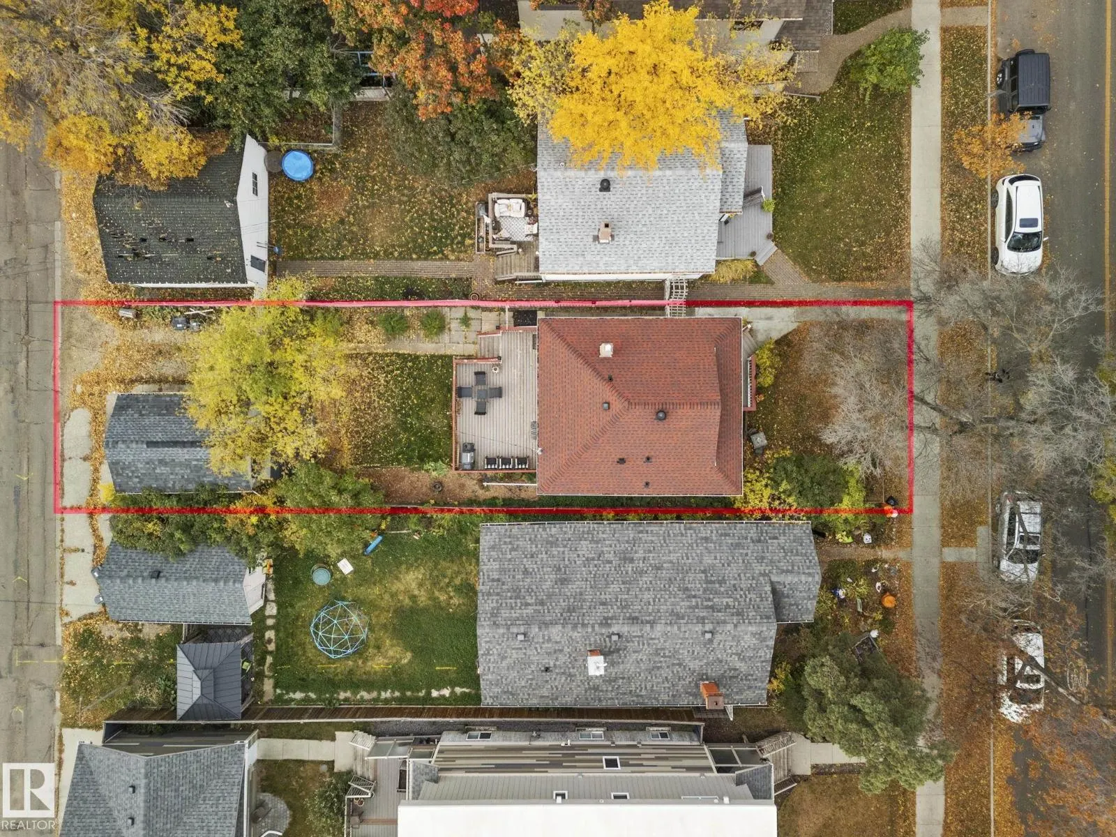 9809 83 AV NW