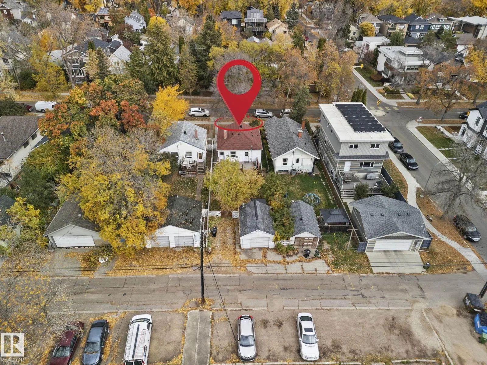9809 83 AV NW