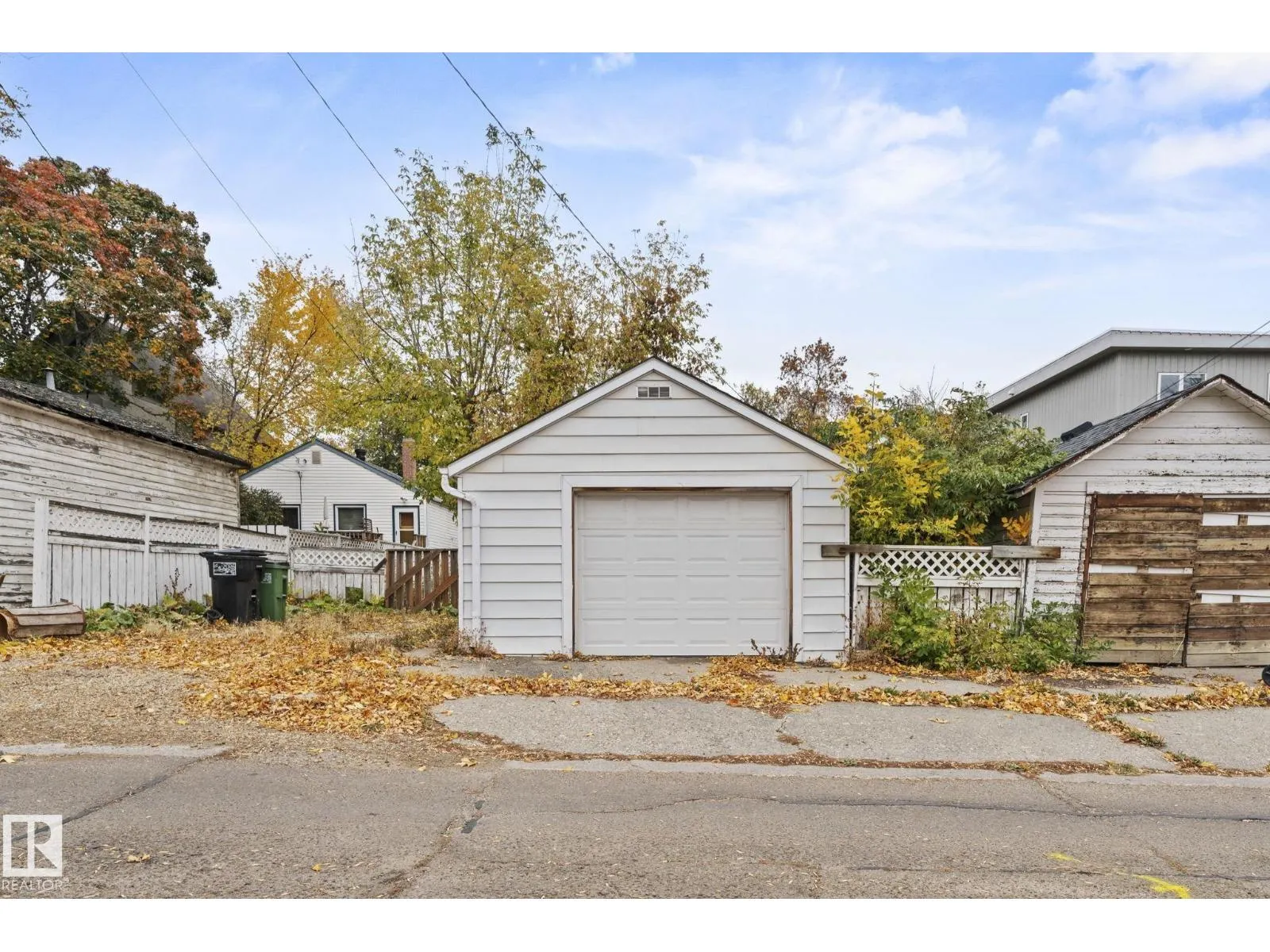 9809 83 AV NW