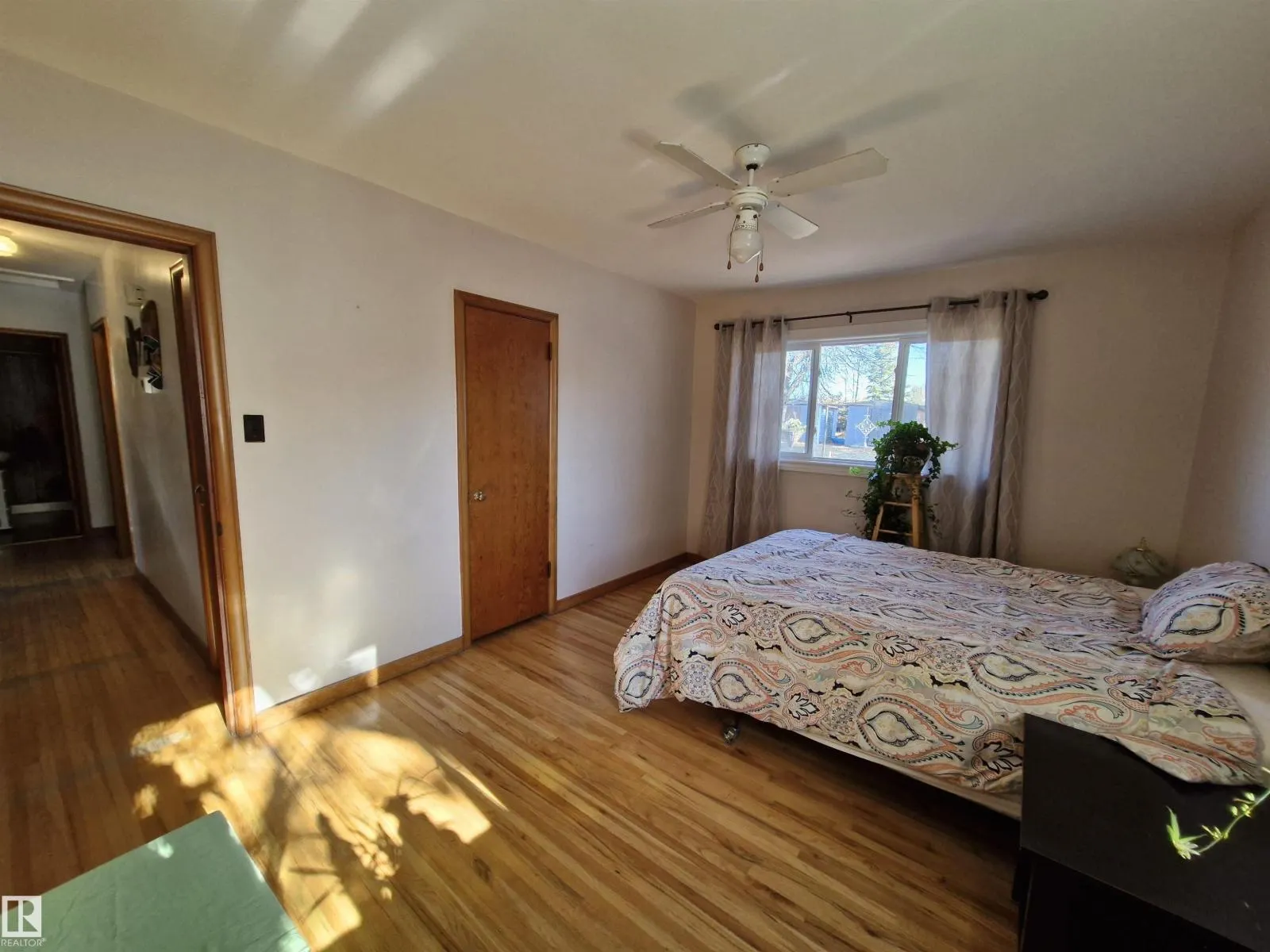 4818 32 ST