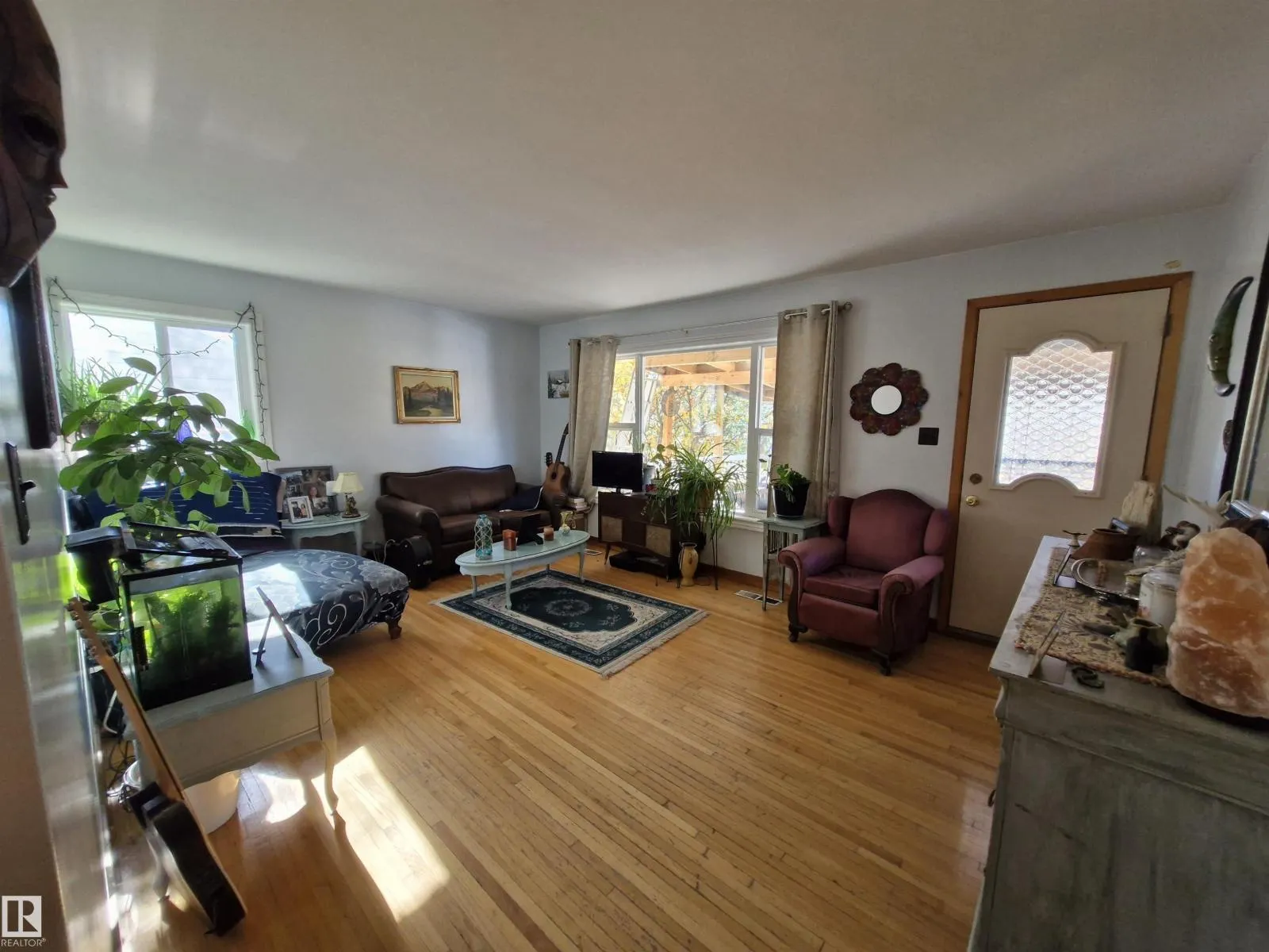 4818 32 ST