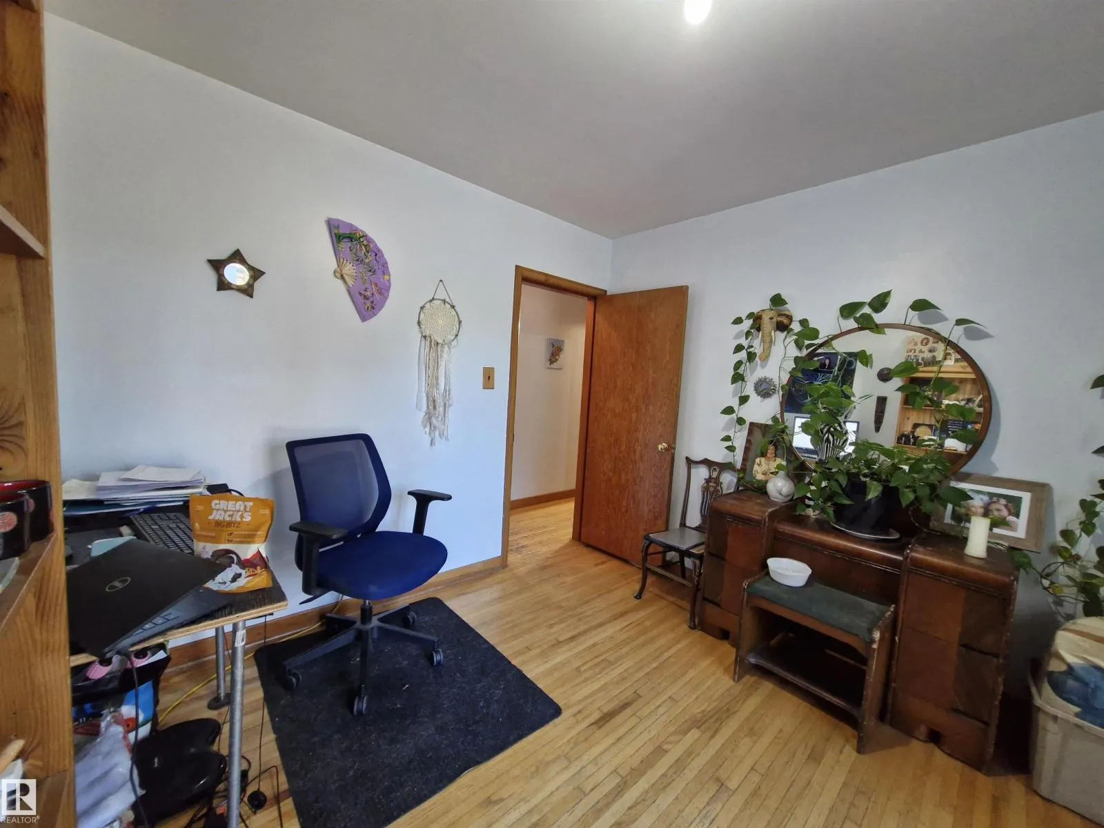 4818 32 ST