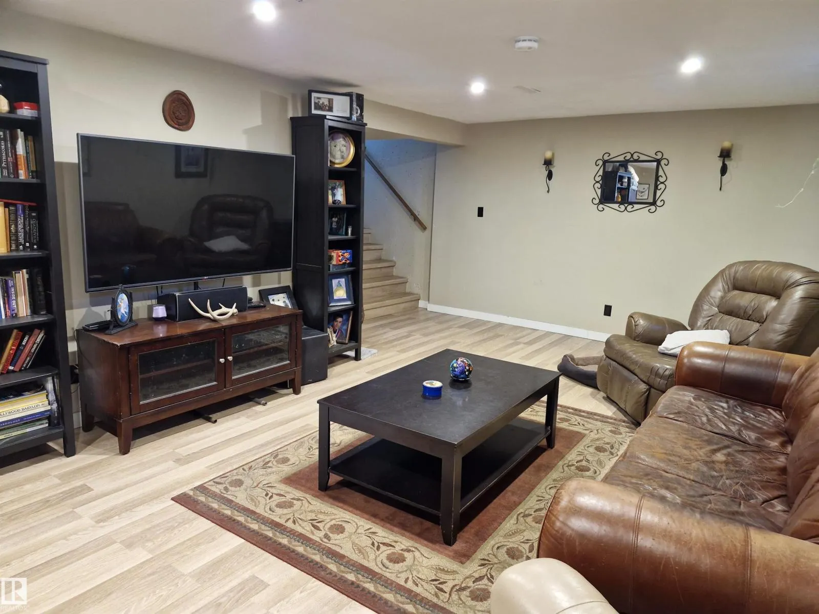 4818 32 ST