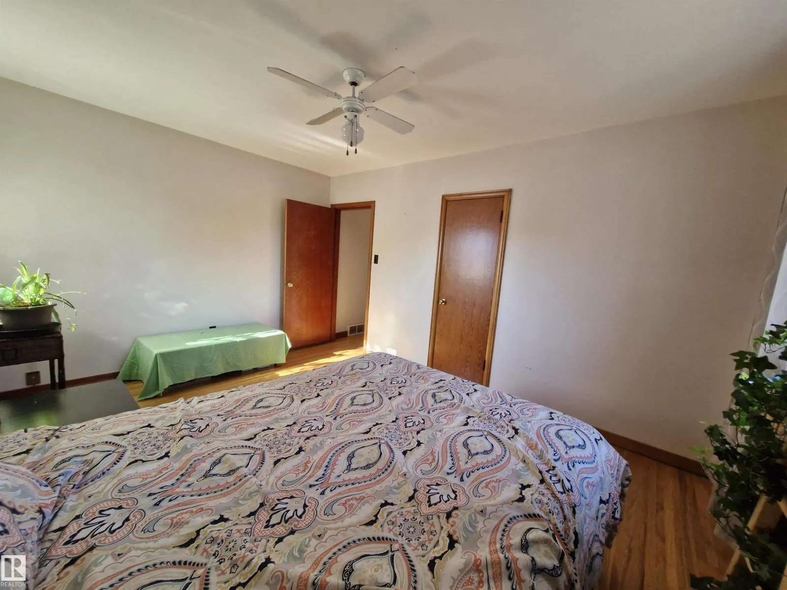 4818 32 ST
