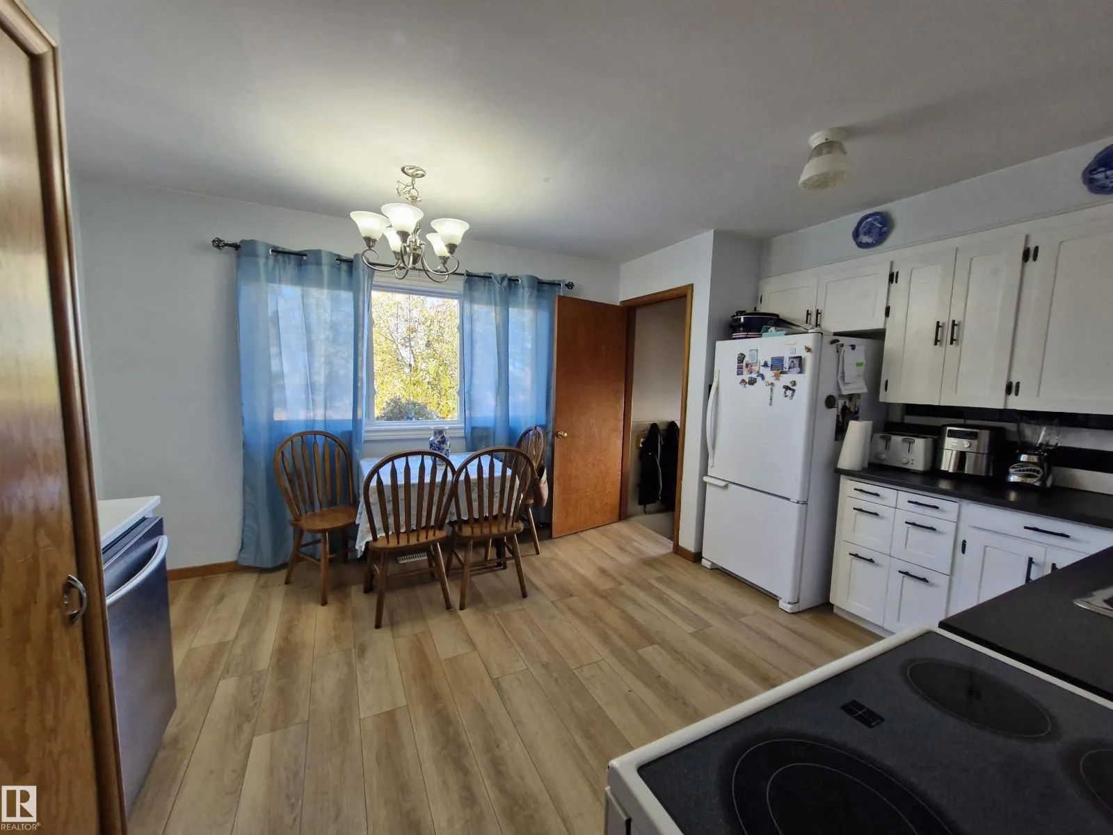 4818 32 ST