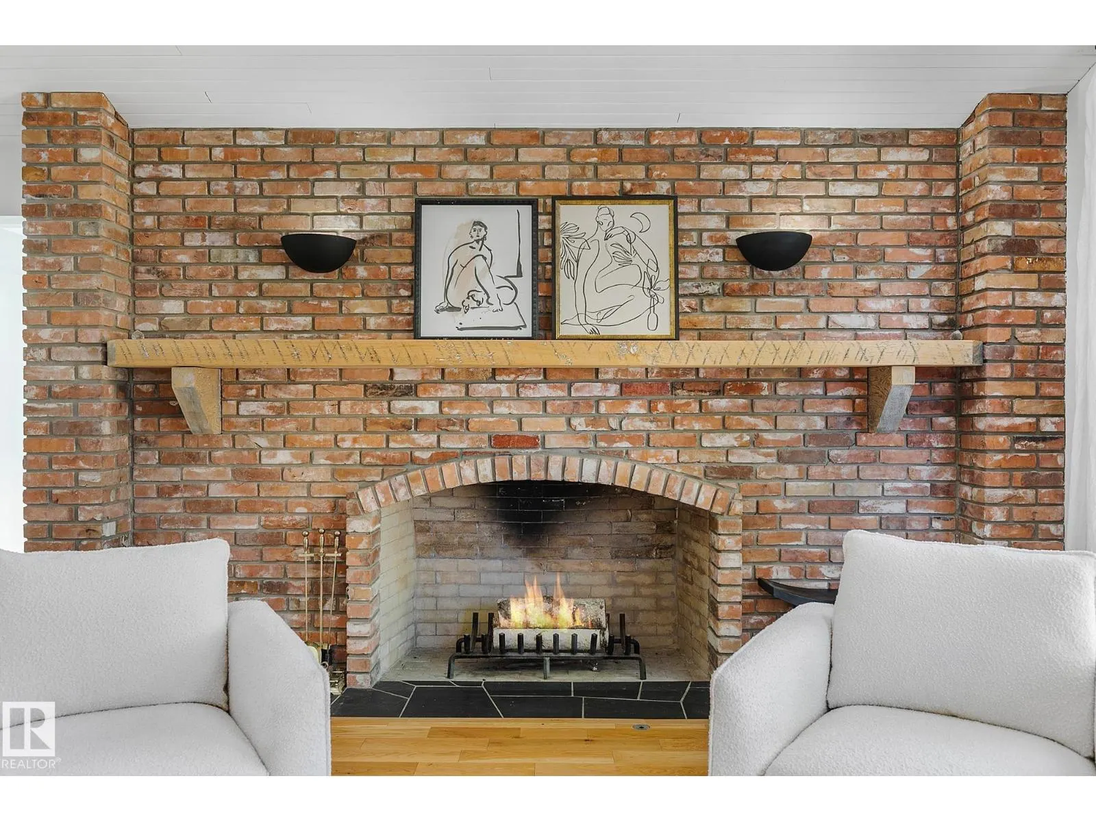100 WOLF WILLOW CR NW