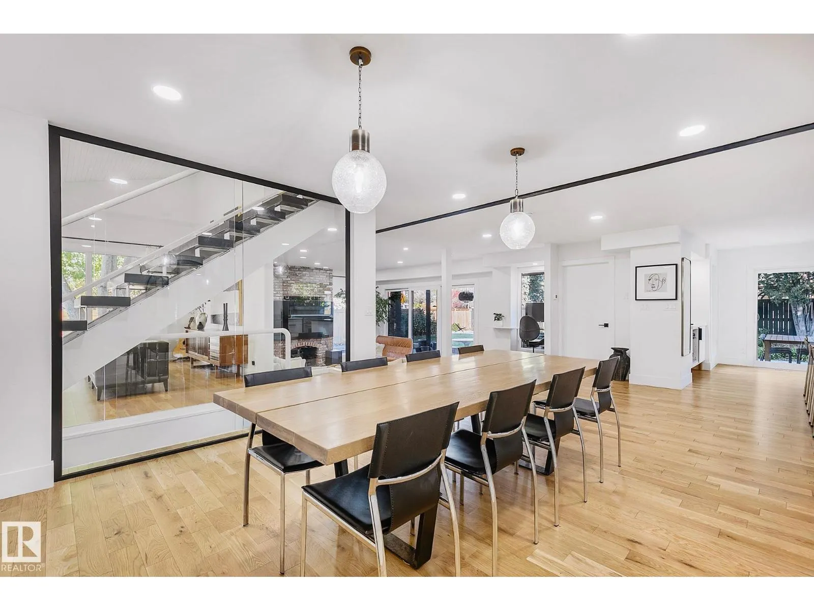 100 WOLF WILLOW CR NW