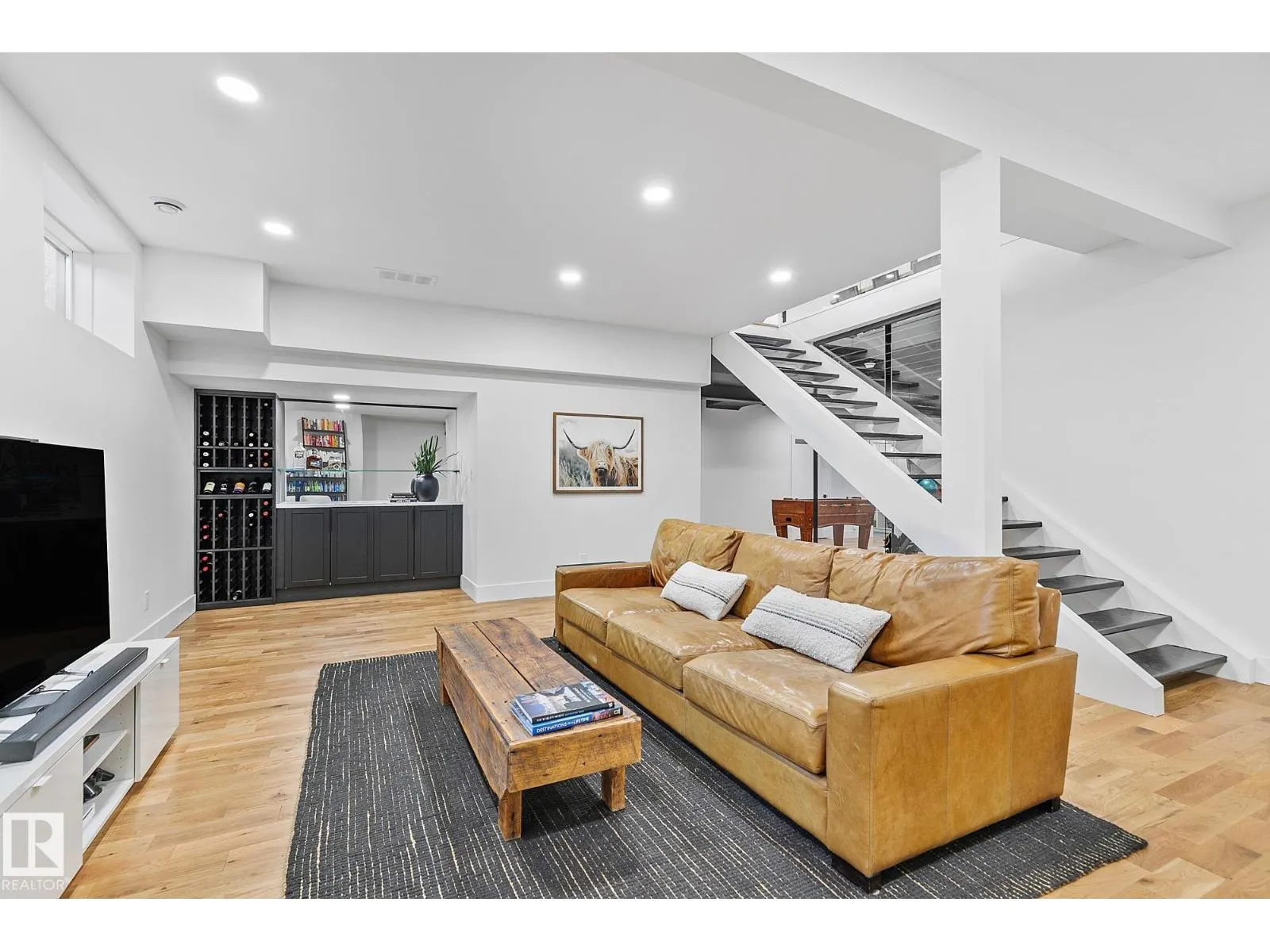100 WOLF WILLOW CR NW