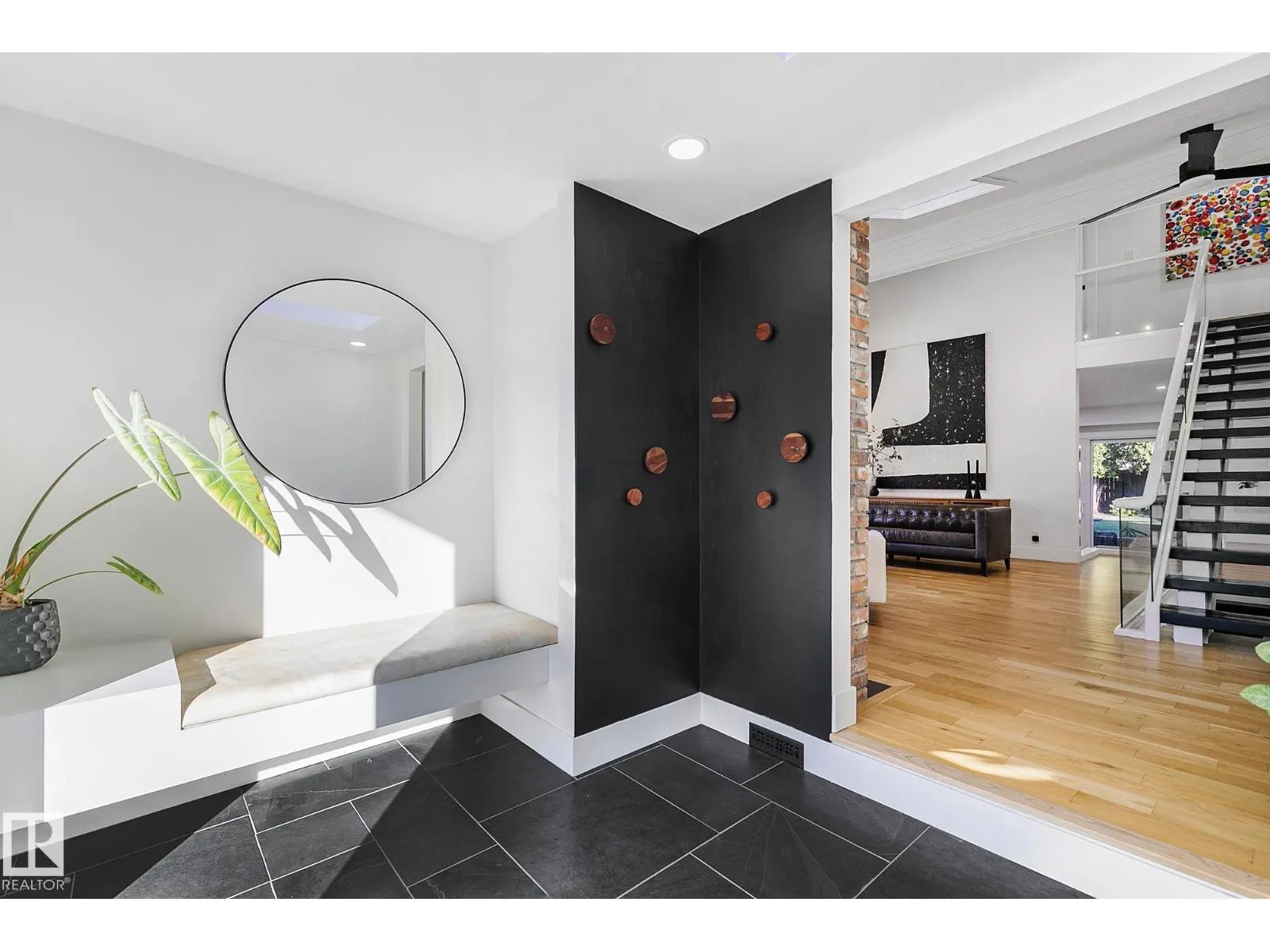 100 WOLF WILLOW CR NW