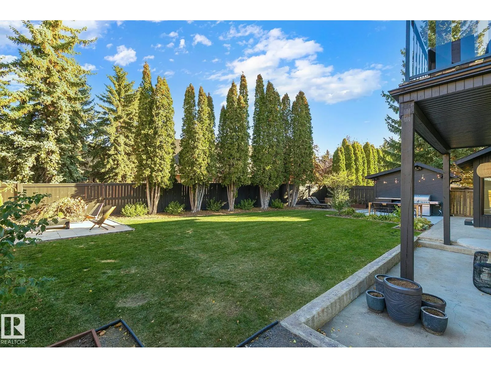 100 WOLF WILLOW CR NW