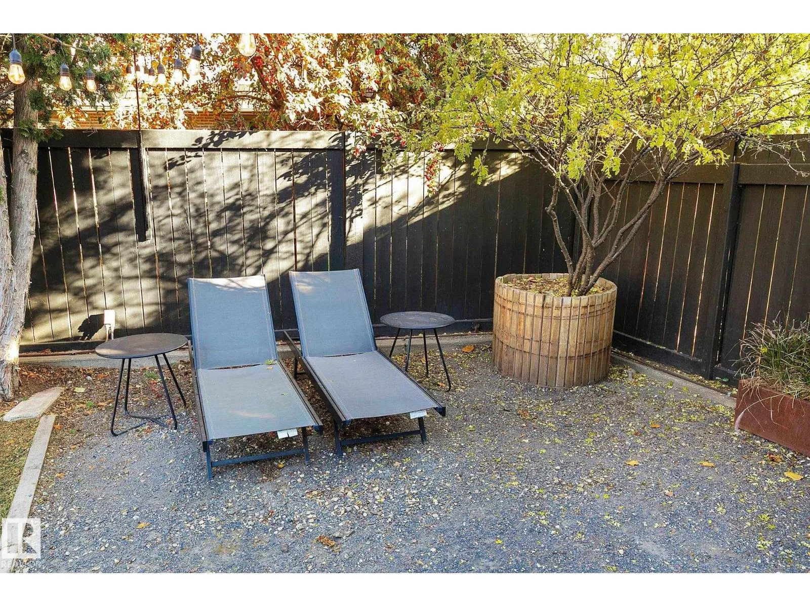 100 WOLF WILLOW CR NW