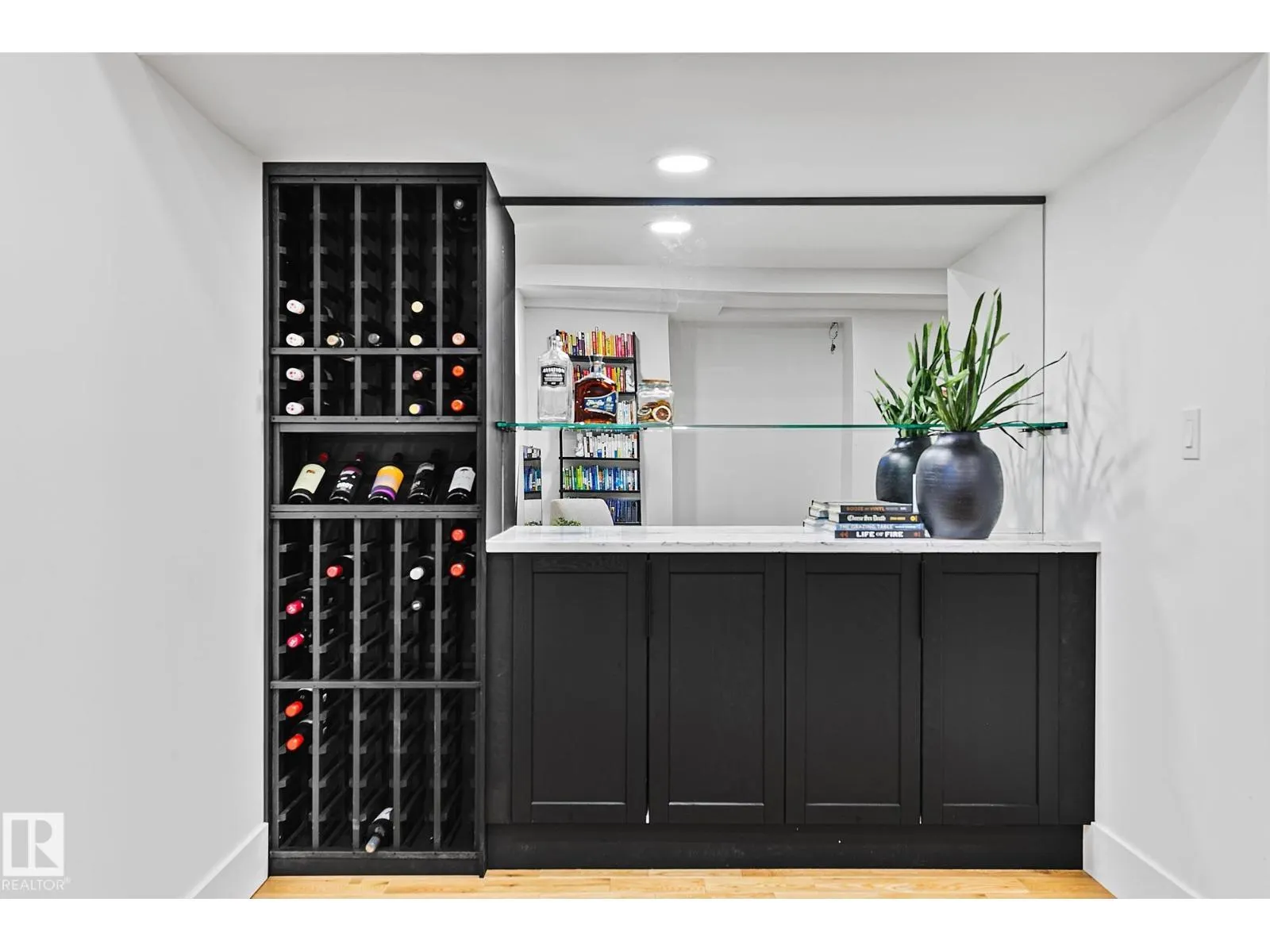 100 WOLF WILLOW CR NW