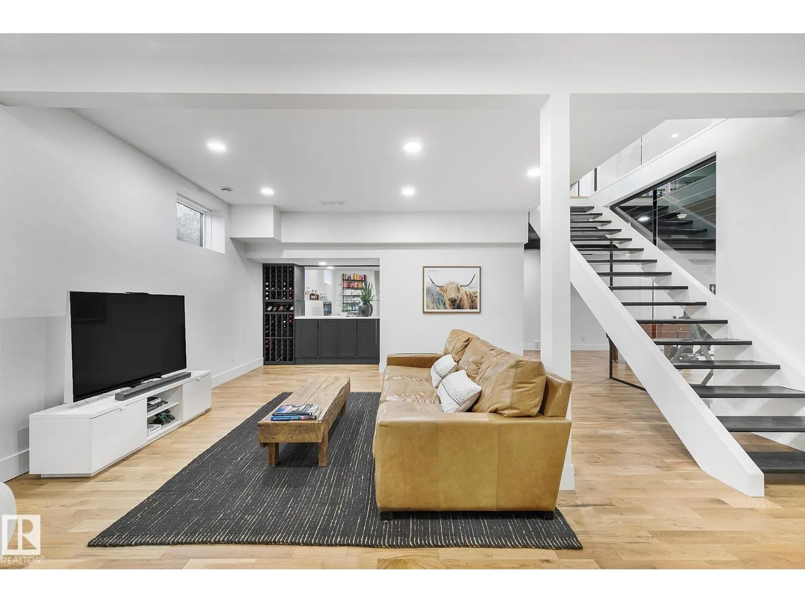 100 WOLF WILLOW CR NW