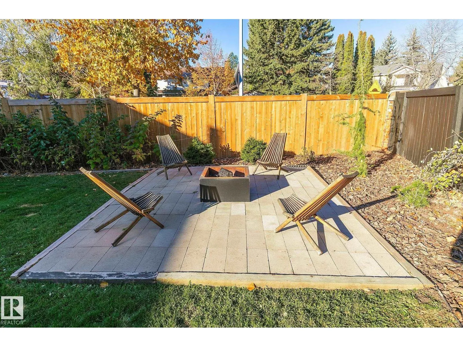 100 WOLF WILLOW CR NW