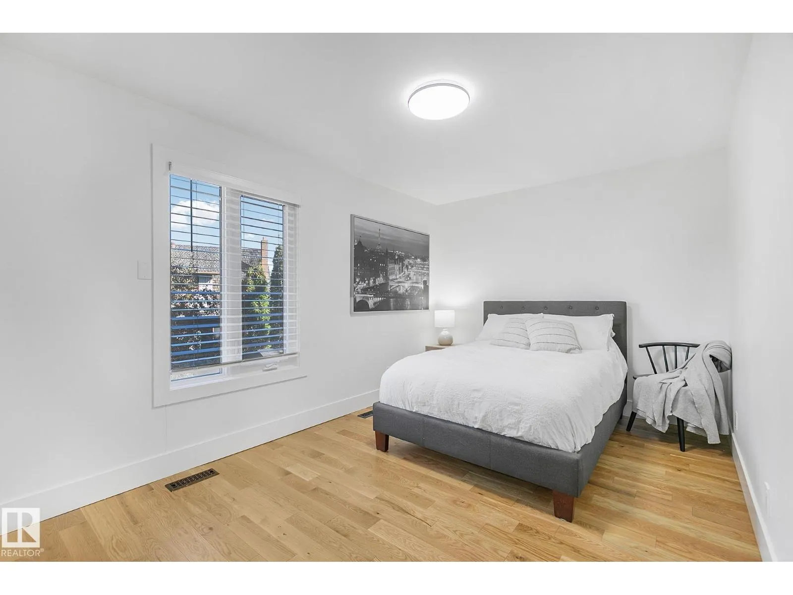 100 WOLF WILLOW CR NW