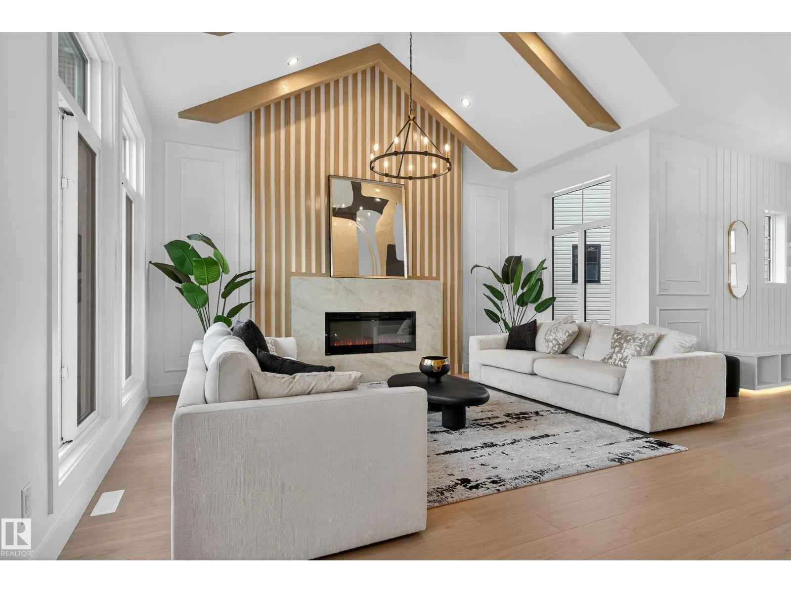 712 166 AV NE