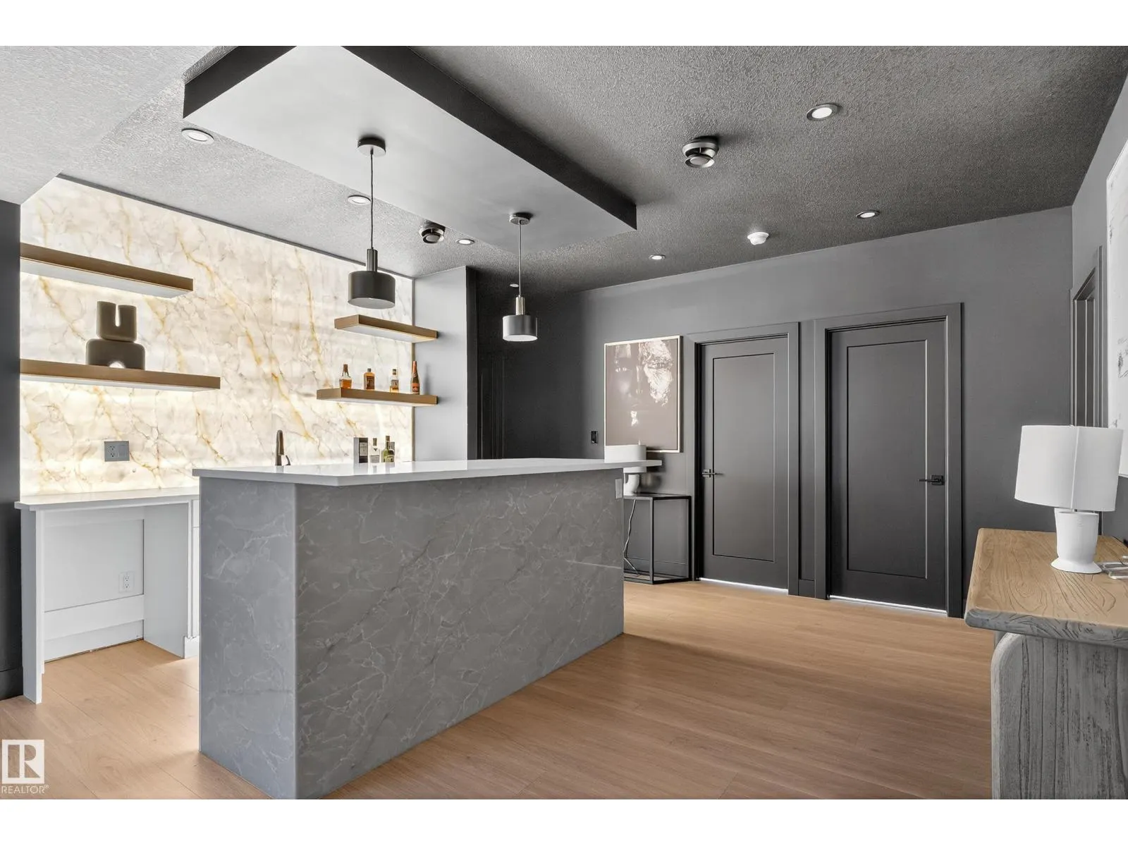712 166 AV NE