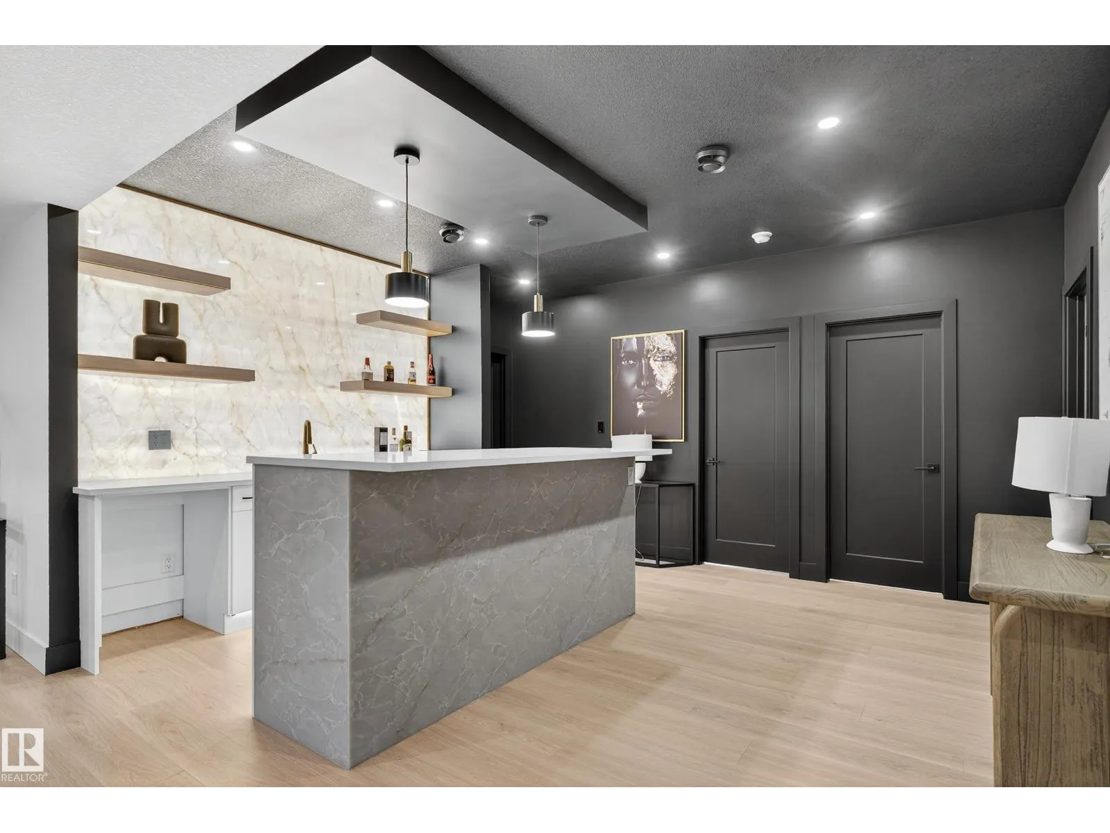 712 166 AV NE