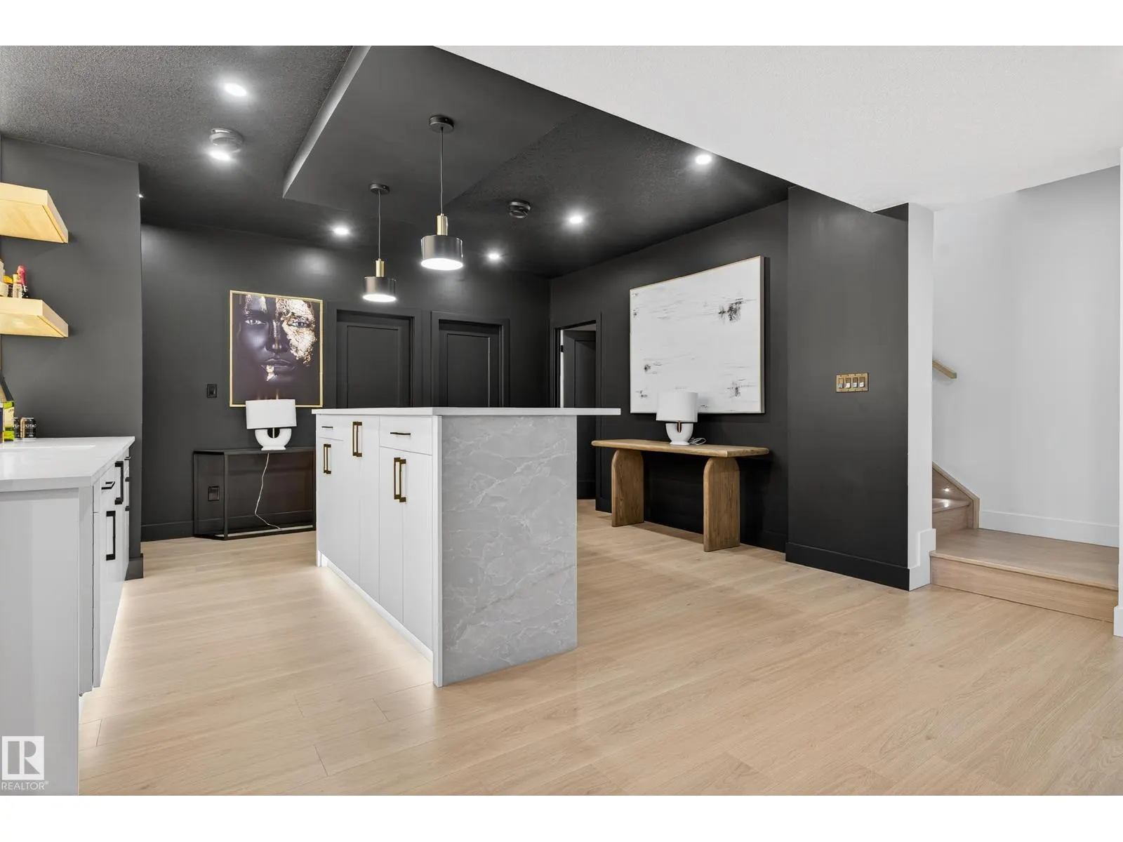 712 166 AV NE