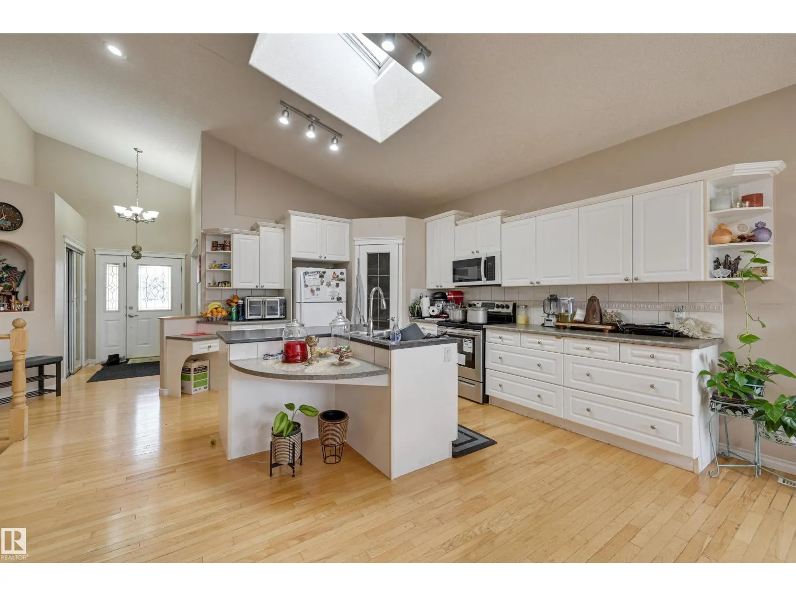 15532 103 ST NW
