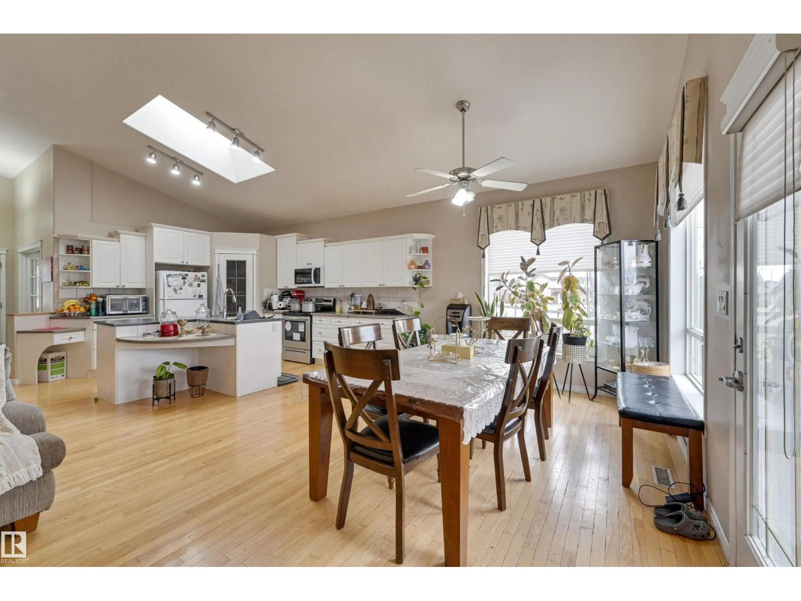 15532 103 ST NW