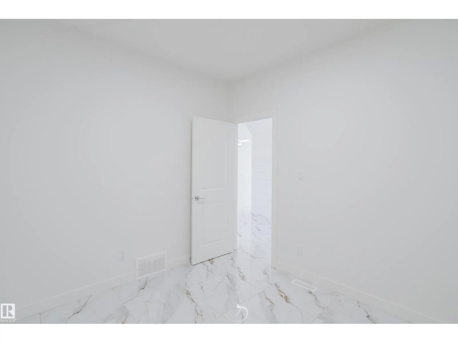 4105 67 ST