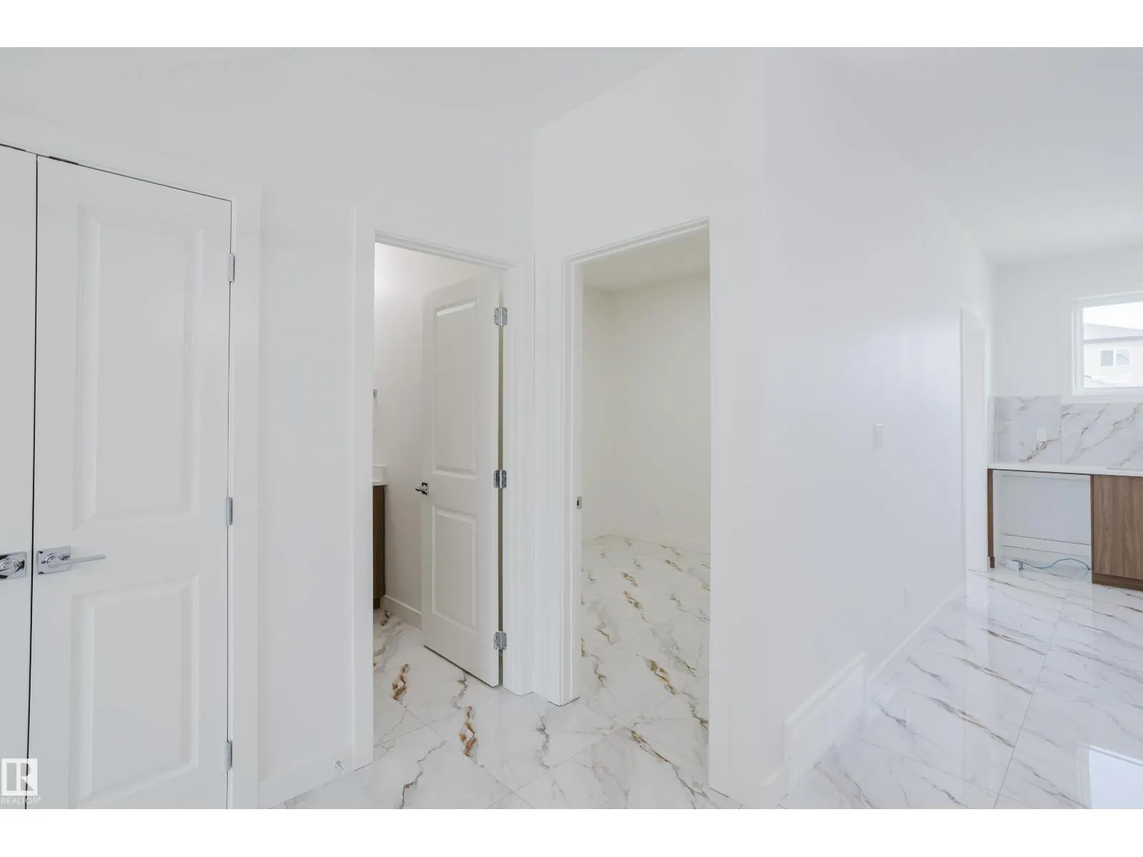 4105 67 ST