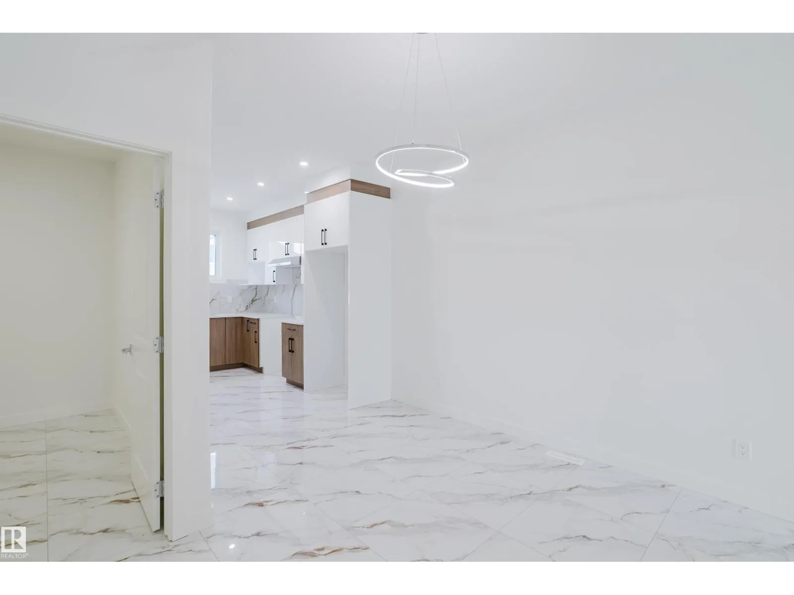 4105 67 ST
