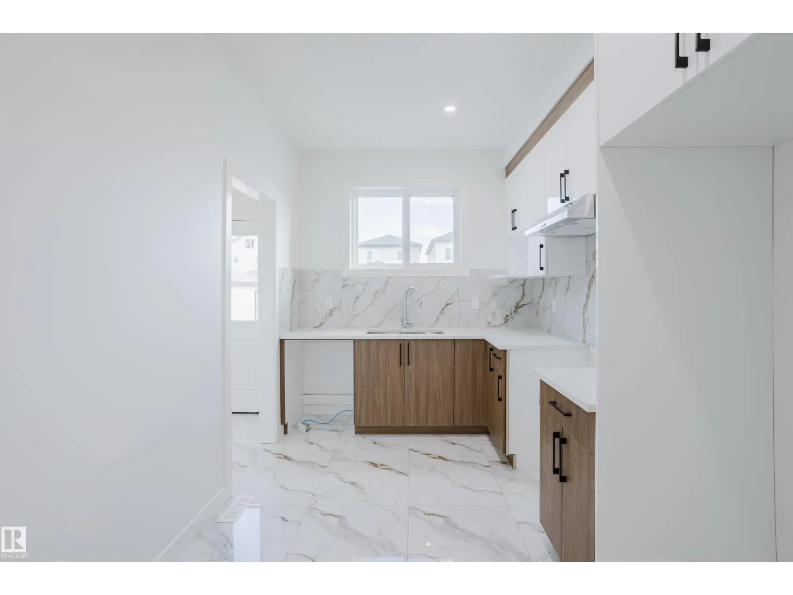 4105 67 ST