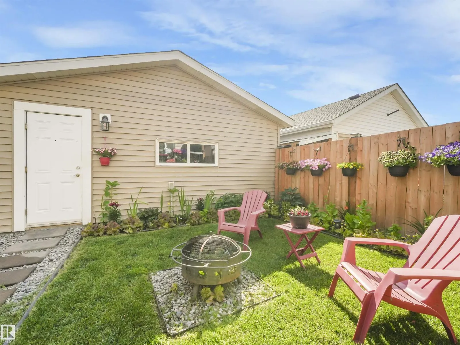 9311 226 ST NW
