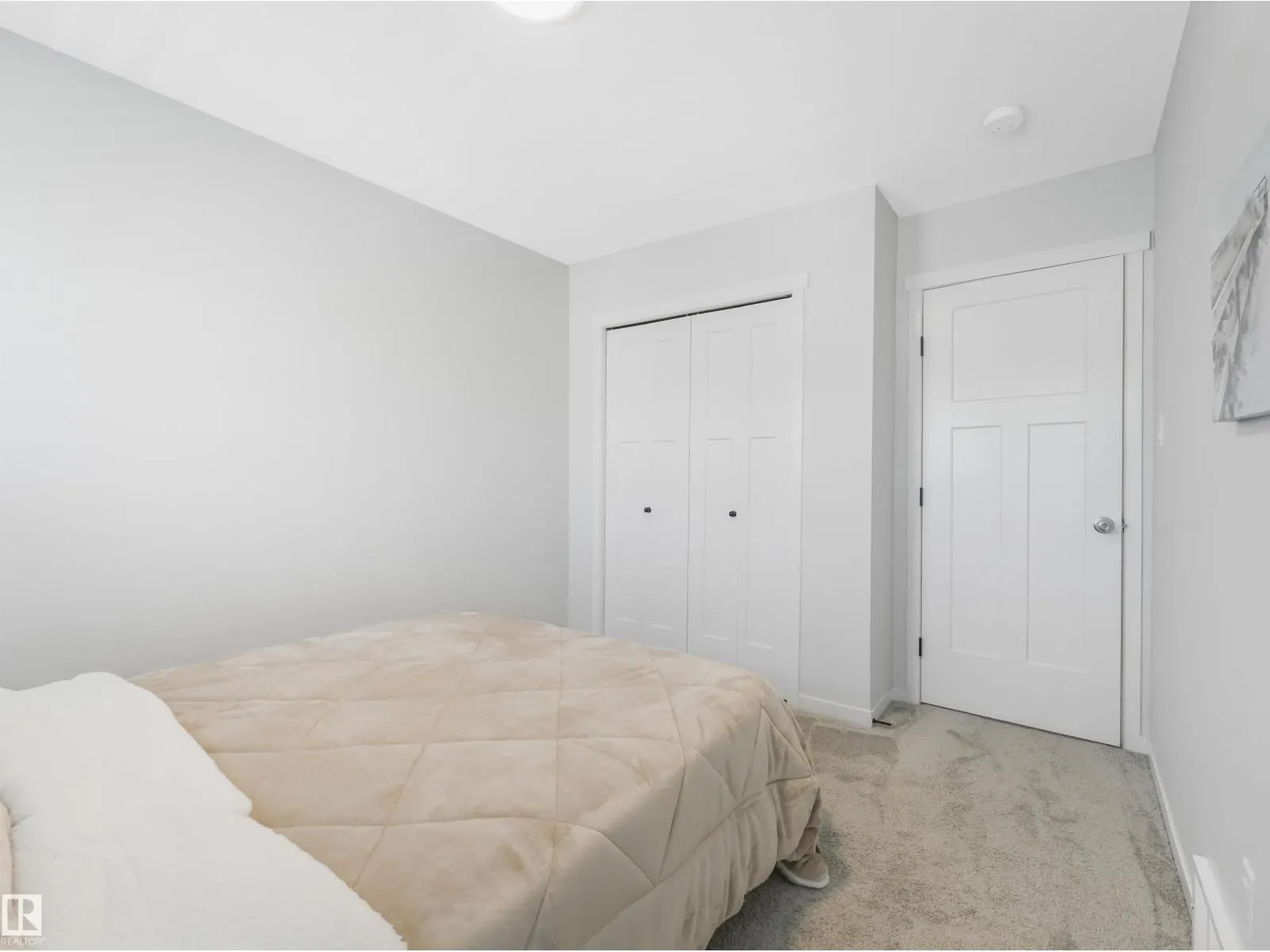 9311 226 ST NW