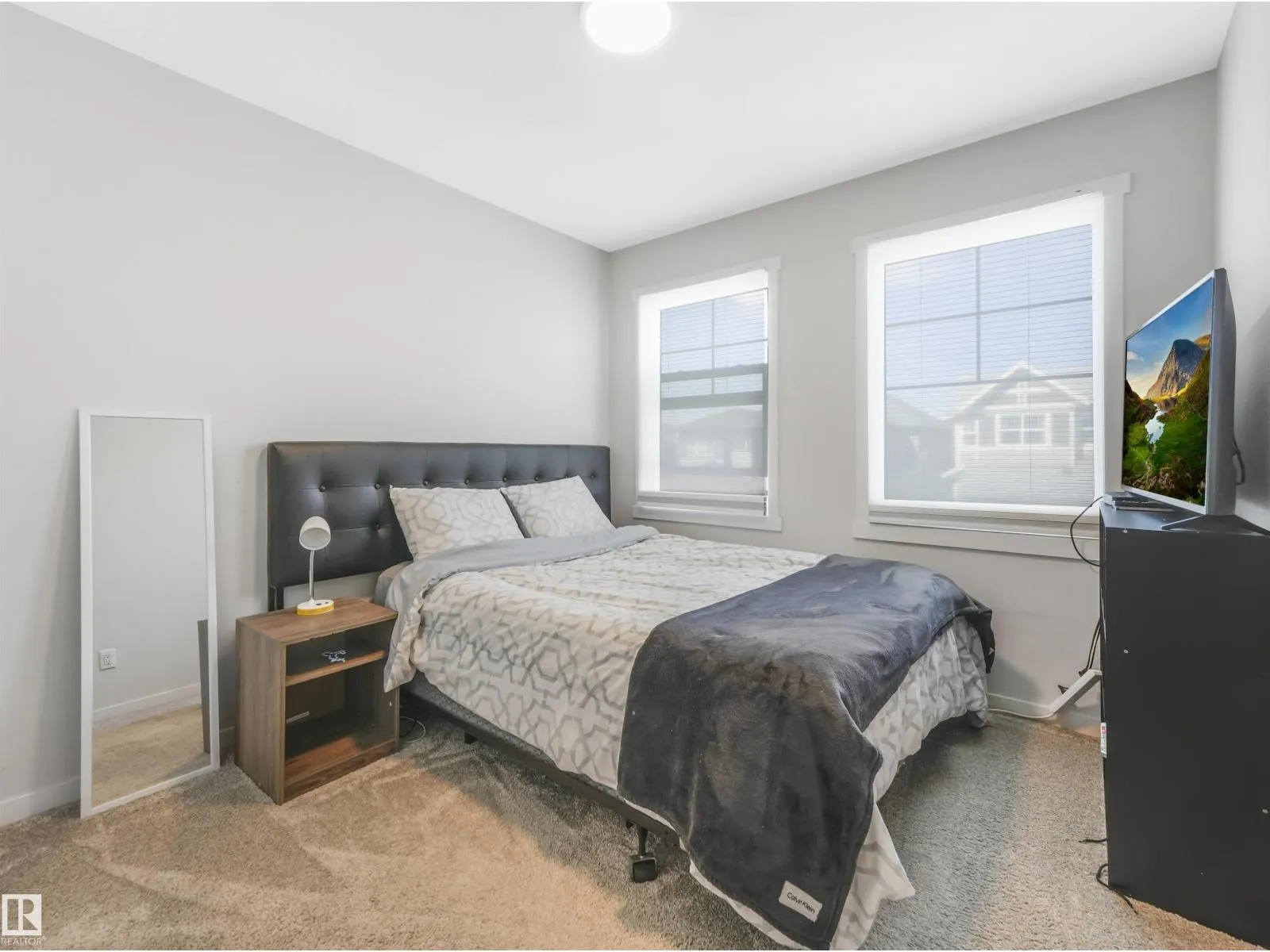 9311 226 ST NW